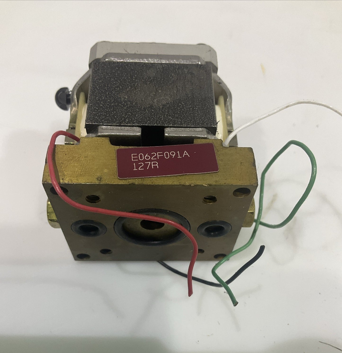 MOOG  E062F091A  SERVO  VALVE T2M