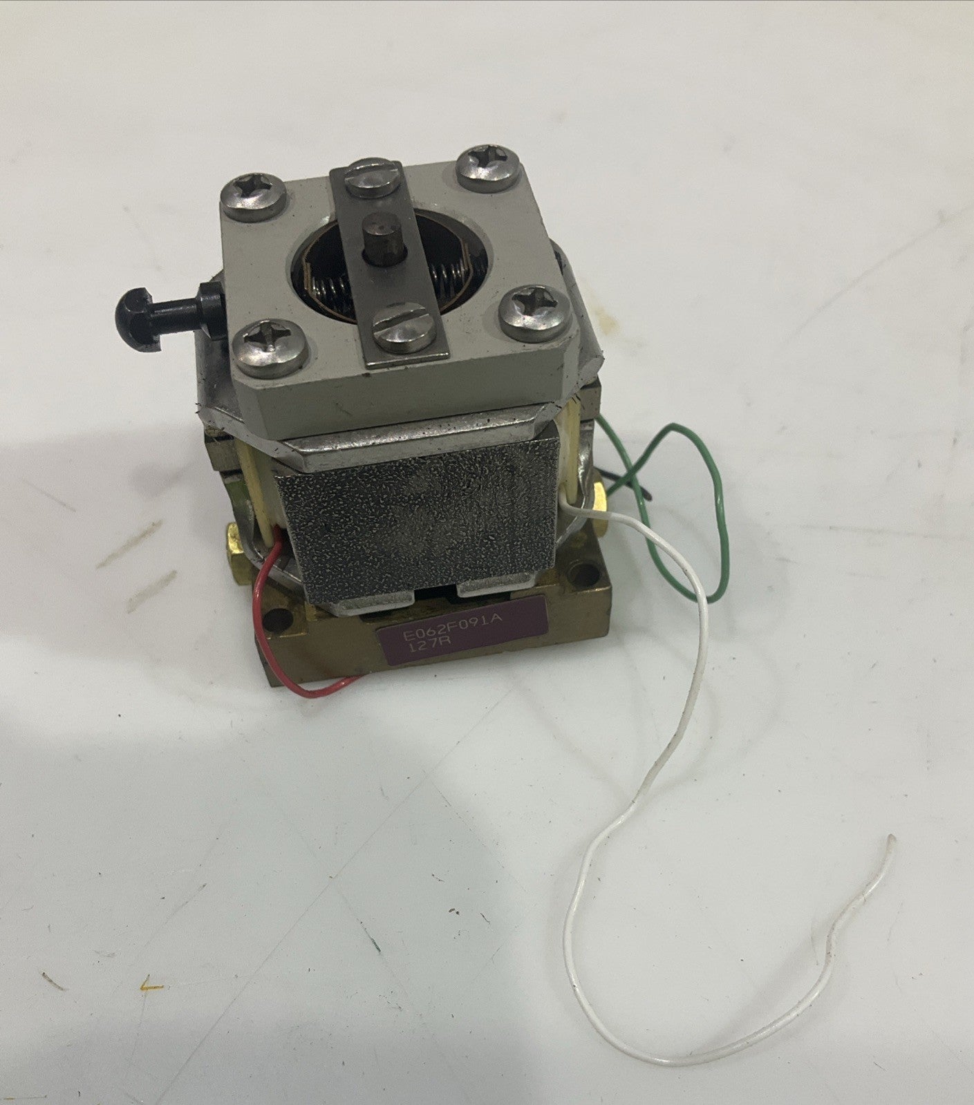 MOOG  E062F091A  SERVO  VALVE T2M