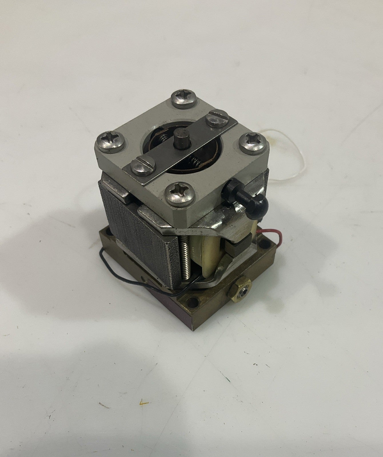 MOOG  E062F091A  SERVO  VALVE T2M