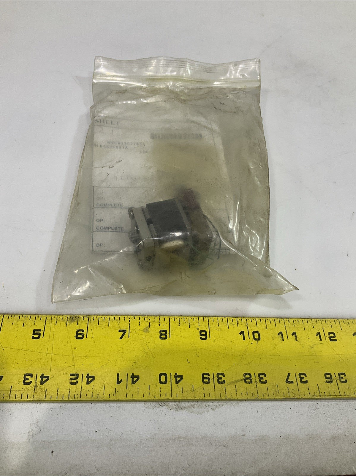 MOOG  E062F091A  SERVO  VALVE T2M