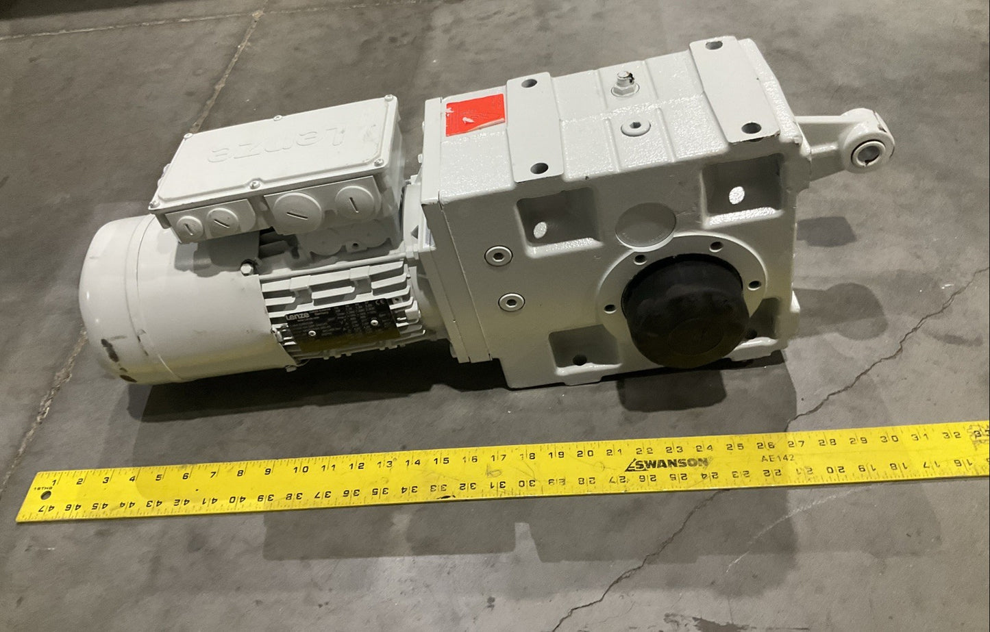 LENZE  EN60034 GKS06-3M SAR 080C42  MDEMABS 0847  GEAR  MOTOR  V2M