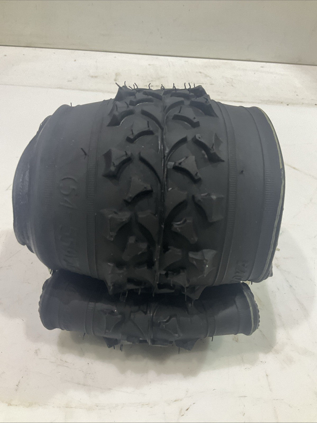SCHWINN   26"  26X1.95   MOUNTAIN BIKE TIRE  Z2M