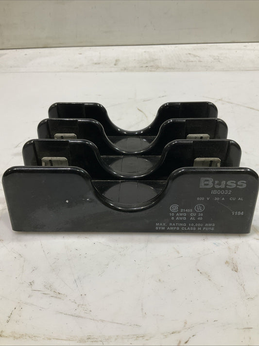 BUSS   IB0032  600V 30A  FUSE  HOLDER  T2M