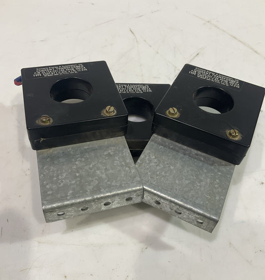 SIEMENS 25-154-041-146 CURRENT TRANSFORMER CIRCUIT BREAKER 300.5 F2M LOT OF 3