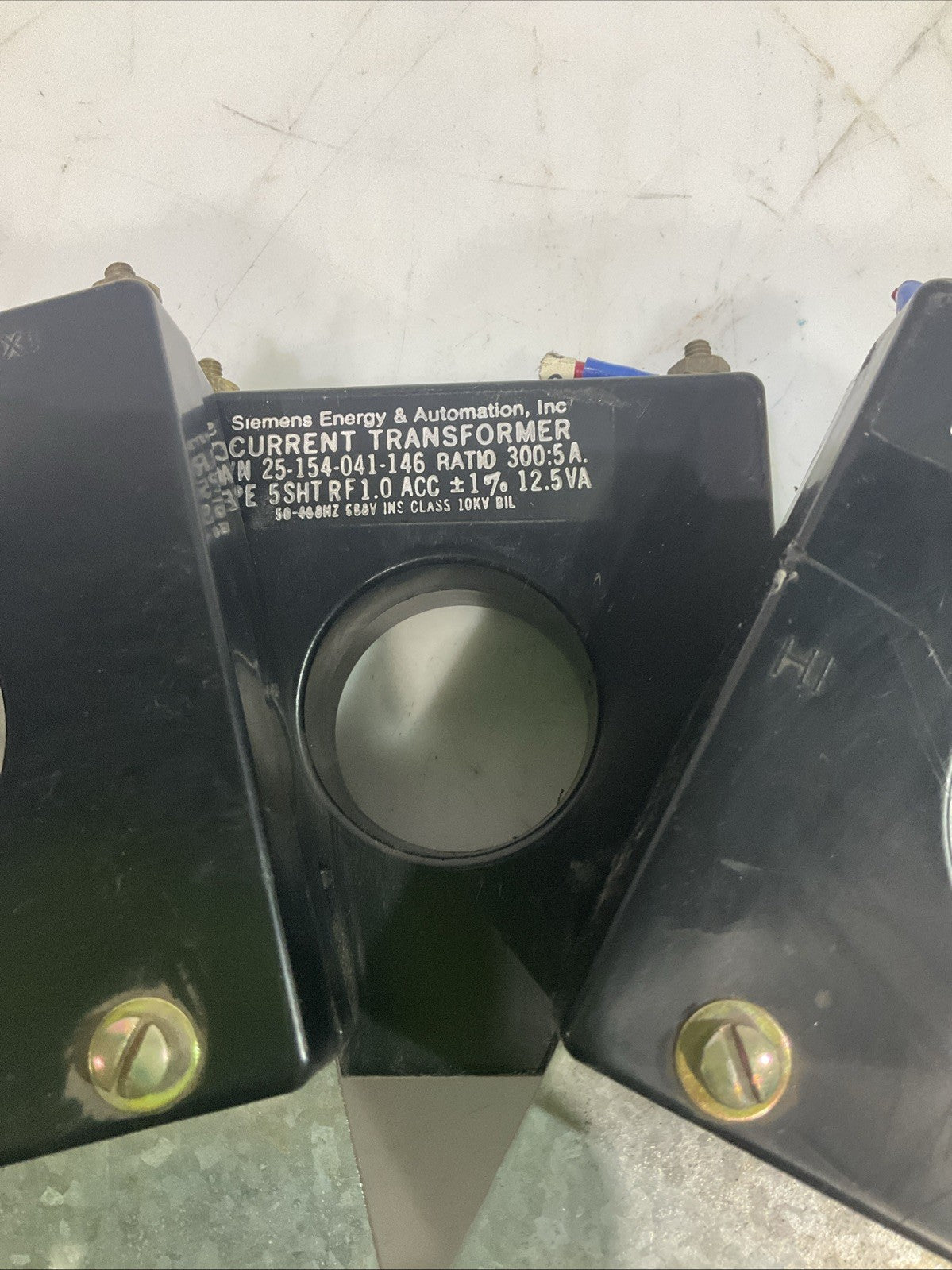 SIEMENS 25-154-041-146 CURRENT TRANSFORMER CIRCUIT BREAKER 300.5 F2M LOT OF 3