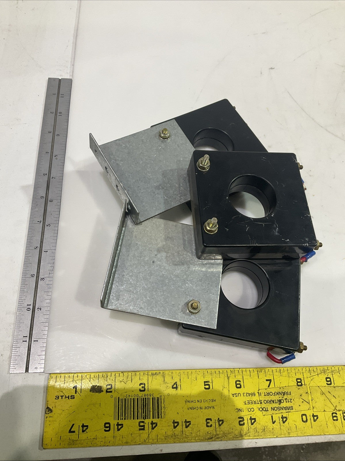 SIEMENS 25-154-041-146 CURRENT TRANSFORMER CIRCUIT BREAKER 300.5 F2M LOT OF 3