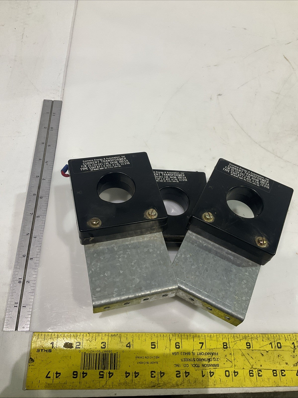 SIEMENS 25-154-041-146 CURRENT TRANSFORMER CIRCUIT BREAKER 300.5 F2M LOT OF 3