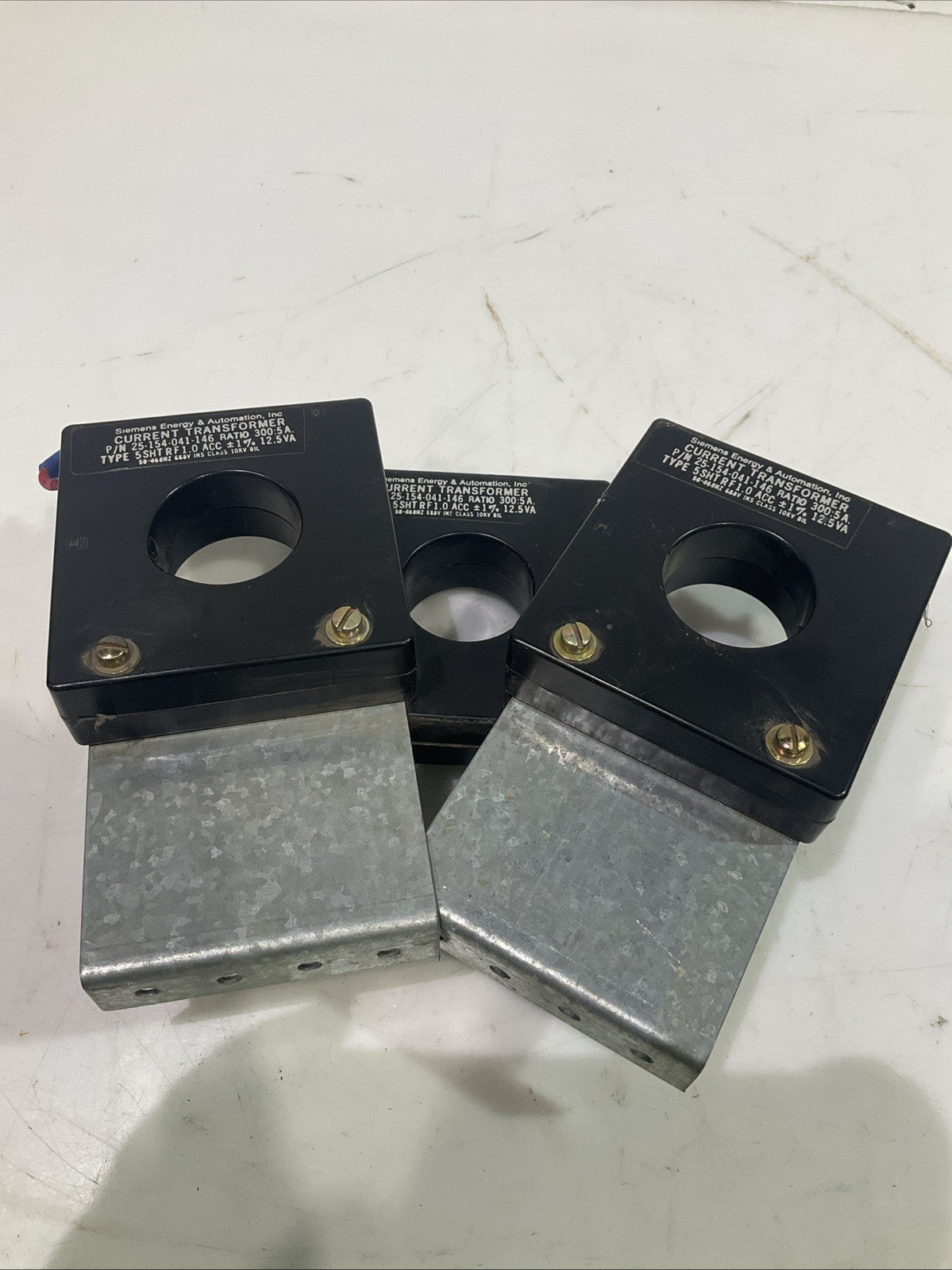 SIEMENS 25-154-041-146 CURRENT TRANSFORMER CIRCUIT BREAKER 300.5 F2M LOT OF 3