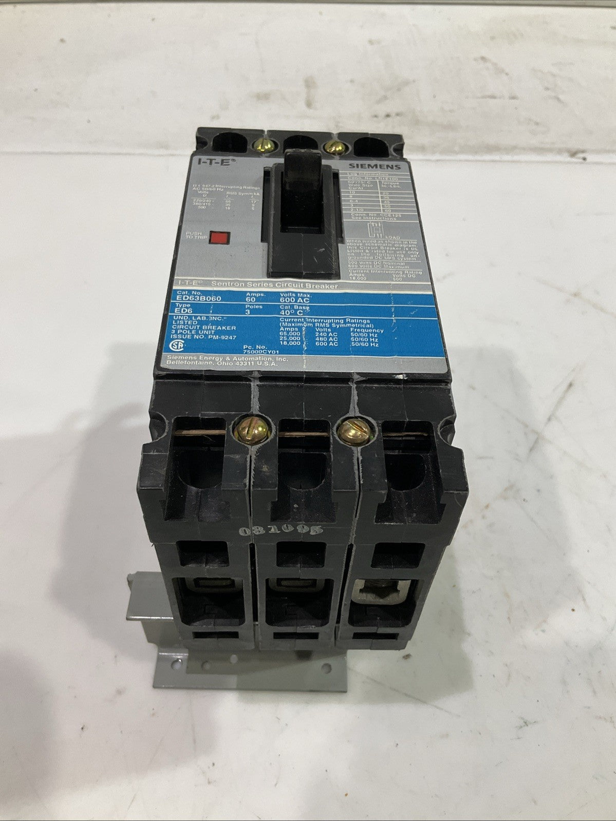 SIEMENS I-T-E  ED63B060  SENTRON SIRIES 3POLE CIRCUIT BREAKER  60AMPS  600AC F2M