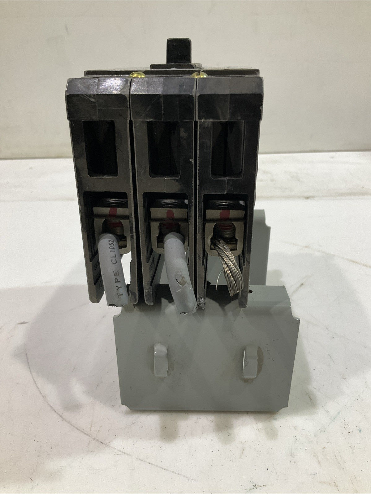 SIEMENS I-T-E  ED63B060  SENTRON SIRIES 3POLE CIRCUIT BREAKER  60AMPS  600AC F2M