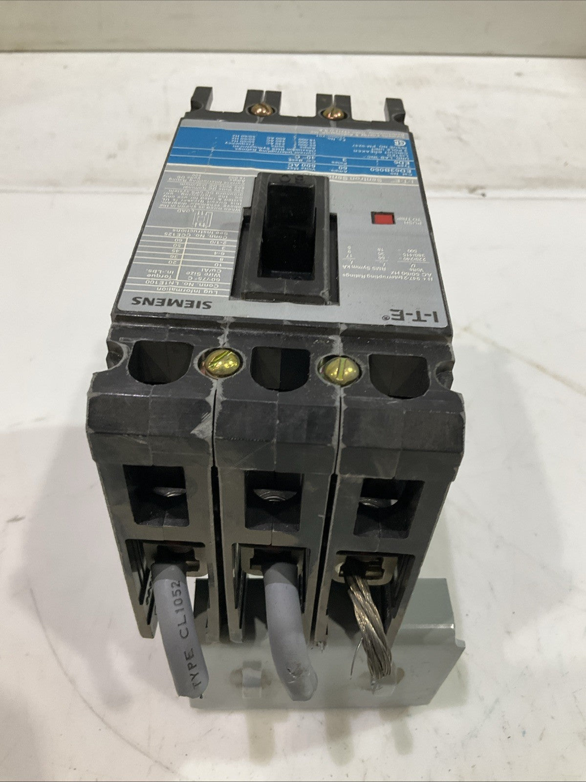 SIEMENS I-T-E  ED63B060  SENTRON SIRIES 3POLE CIRCUIT BREAKER  60AMPS  600AC F2M