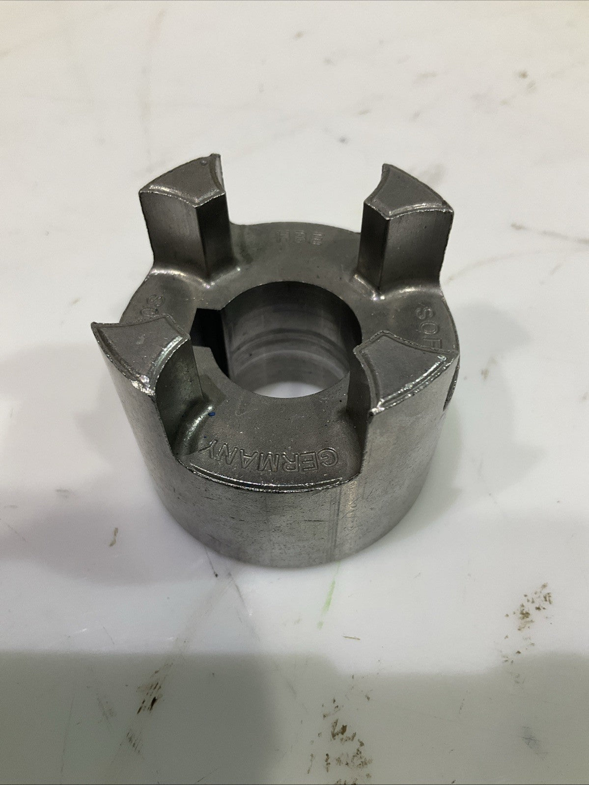 HBE SOFTEX  24/30S  FLANFE  COUPLING  JAW  LOT OF 4  J8K