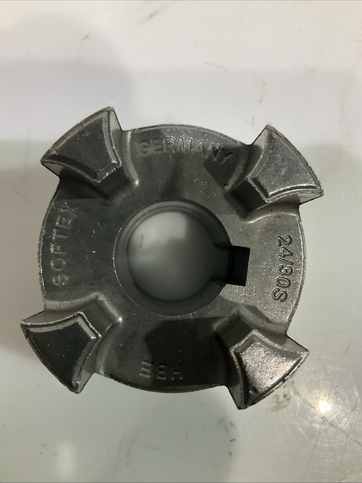 HBE SOFTEX  24/30S  FLANFE  COUPLING  JAW  LOT OF 4  J8K