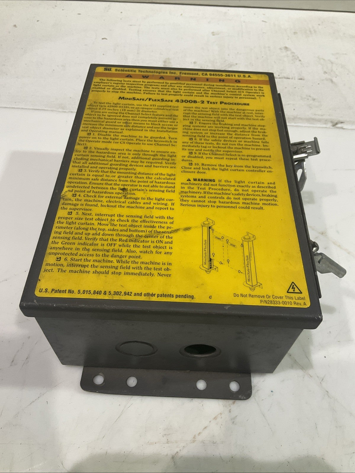 STI  MS432B2-AC1-15X-05R-U LIGHT CURTAIN CONTROLLER CIRCUIT BOARD BOX 115VAC Y2M