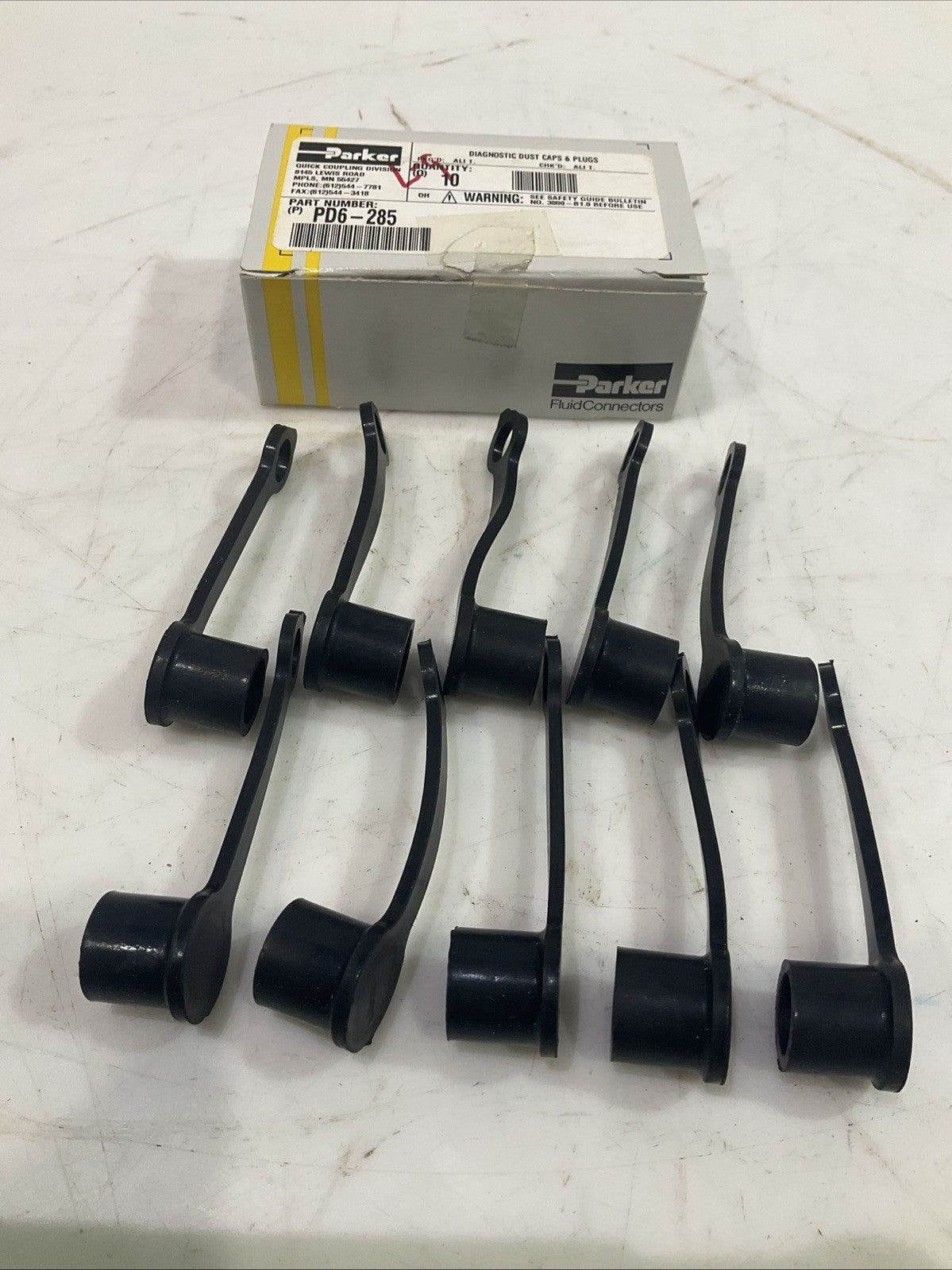 PARKER   PD6-285   QUICK  1/8  BODY DUST CUP DIVISION  LOT OF 10  Y2M