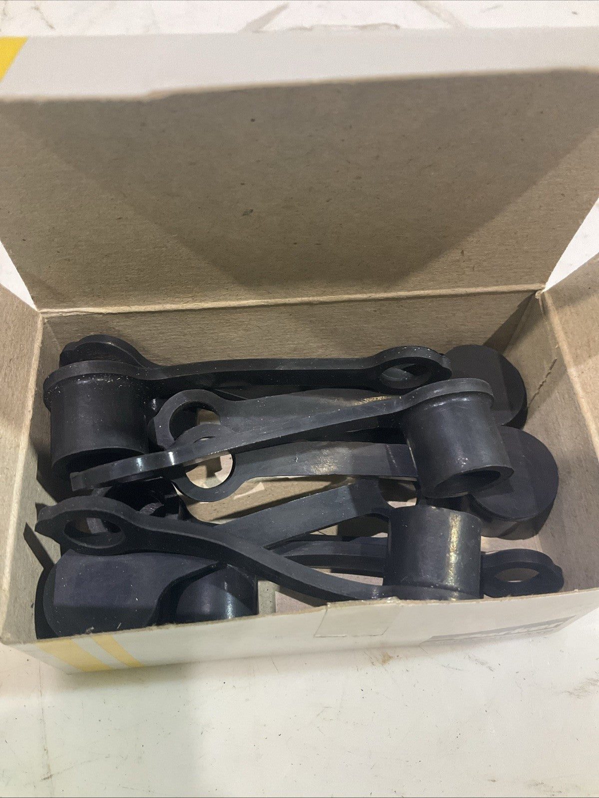 PARKER   PD6-285   QUICK  1/8  BODY DUST CUP DIVISION  LOT OF 10  Y2M