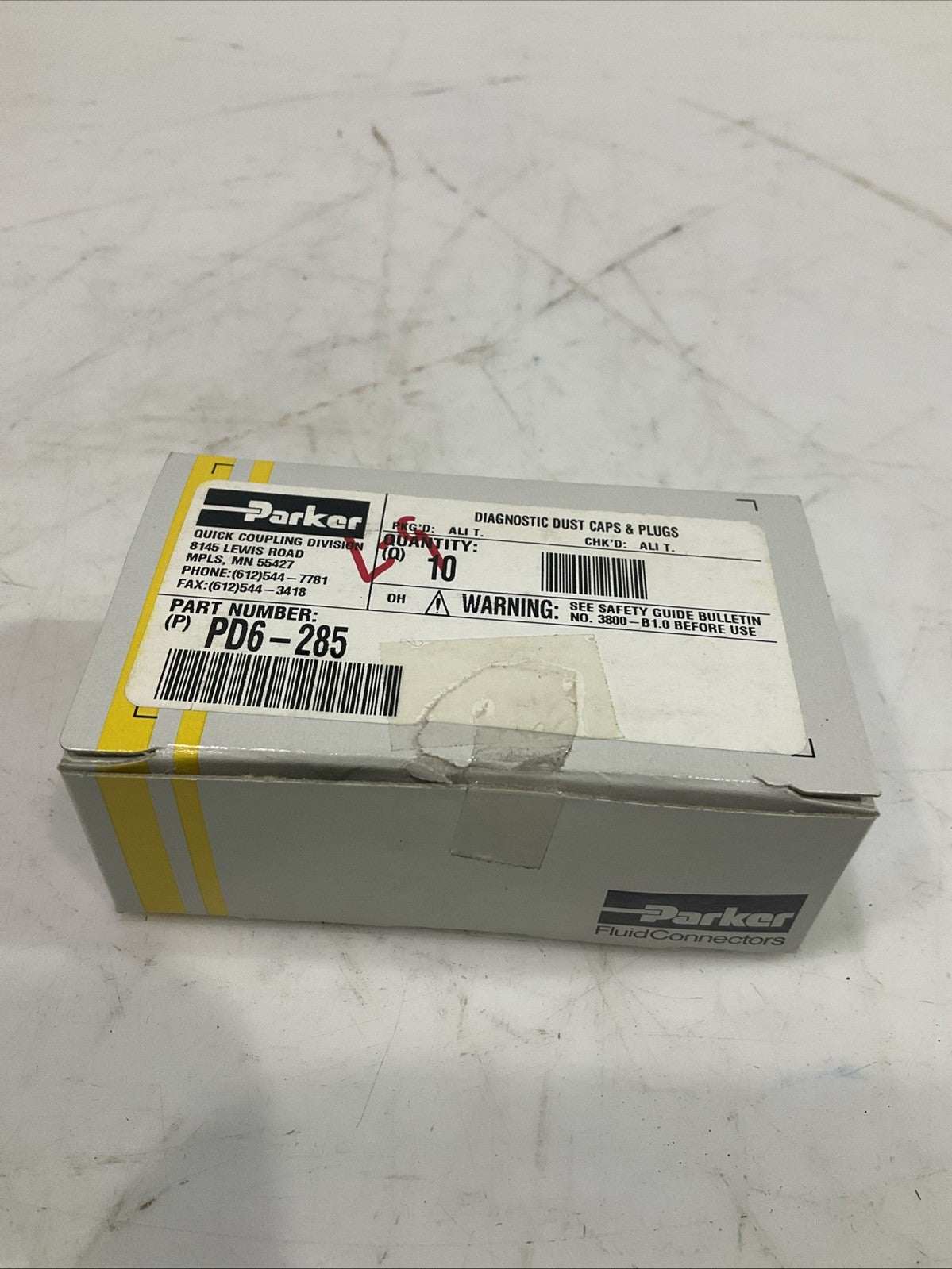 PARKER   PD6-285   QUICK  1/8  BODY DUST CUP DIVISION  LOT OF 10  Y2M