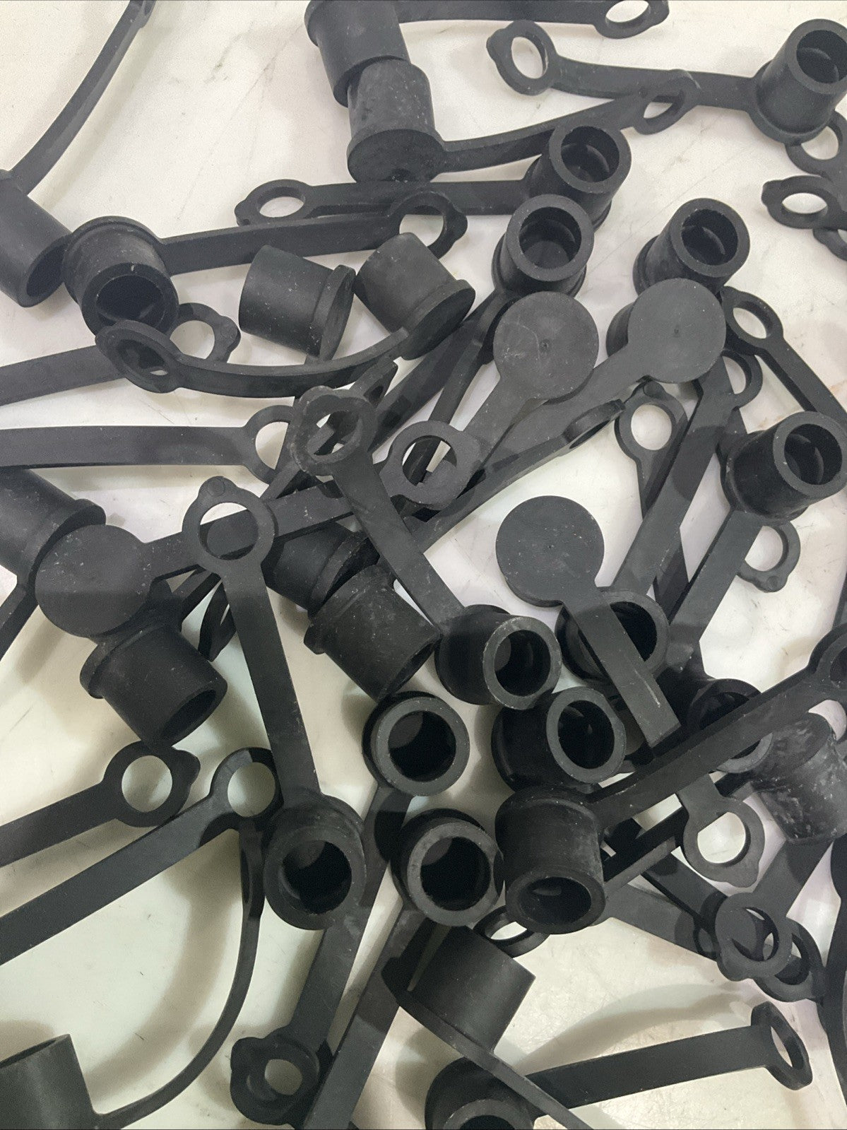 PARKER  PD6-285  QUICK  1/8 BODY  DUST CUP DIVISION  LOT OF 50   Y2M