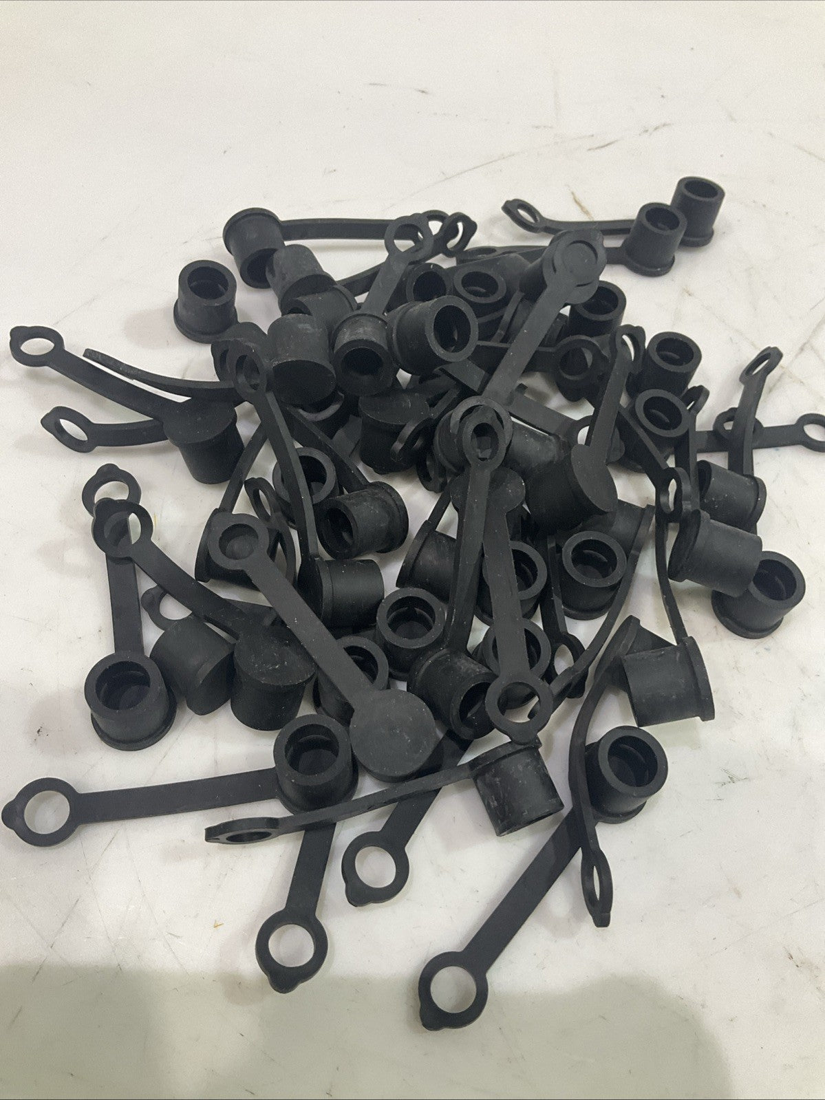 PARKER  PD6-285  QUICK  1/8 BODY  DUST CUP DIVISION  LOT OF 50   Y2M