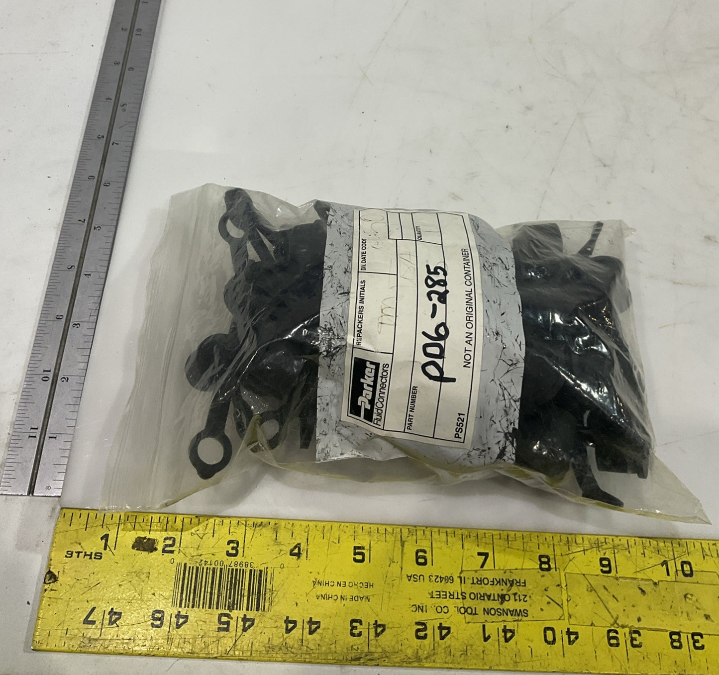 PARKER  PD6-285  QUICK  1/8 BODY  DUST CUP DIVISION  LOT OF 50   Y2M