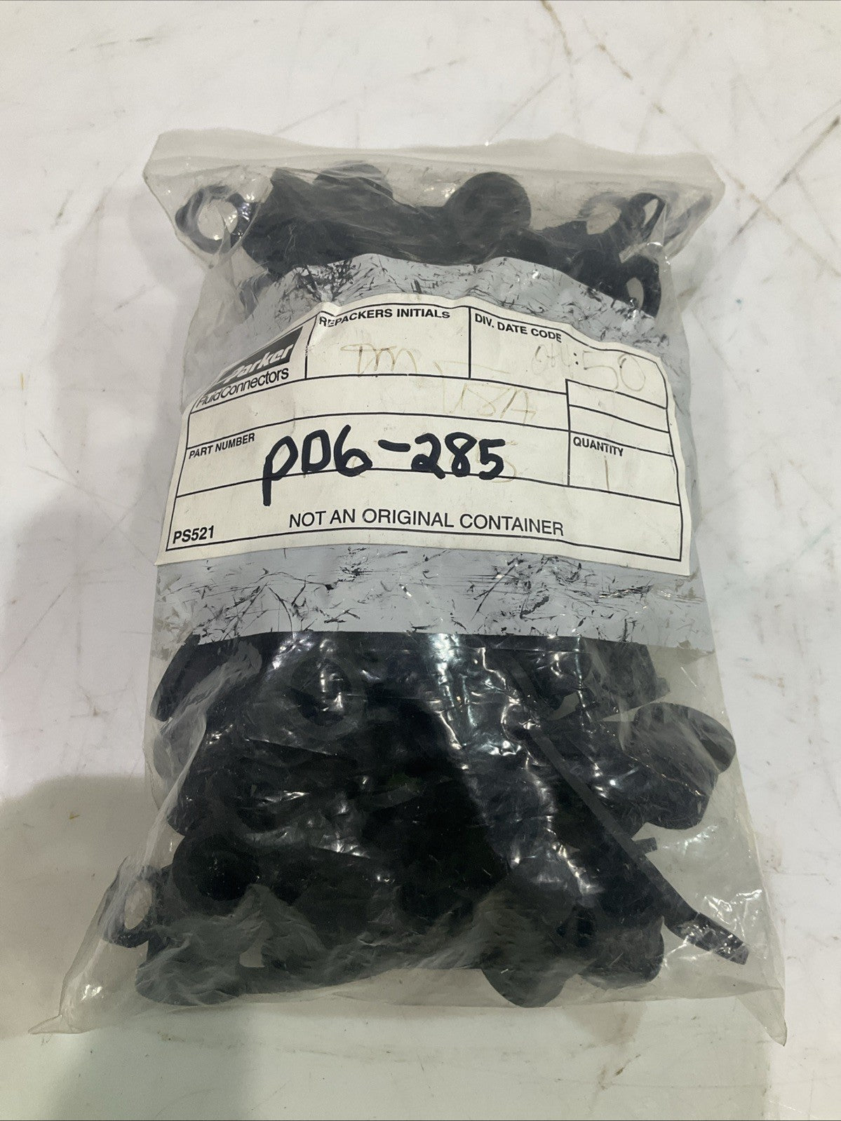 PARKER  PD6-285  QUICK  1/8 BODY  DUST CUP DIVISION  LOT OF 50   Y2M