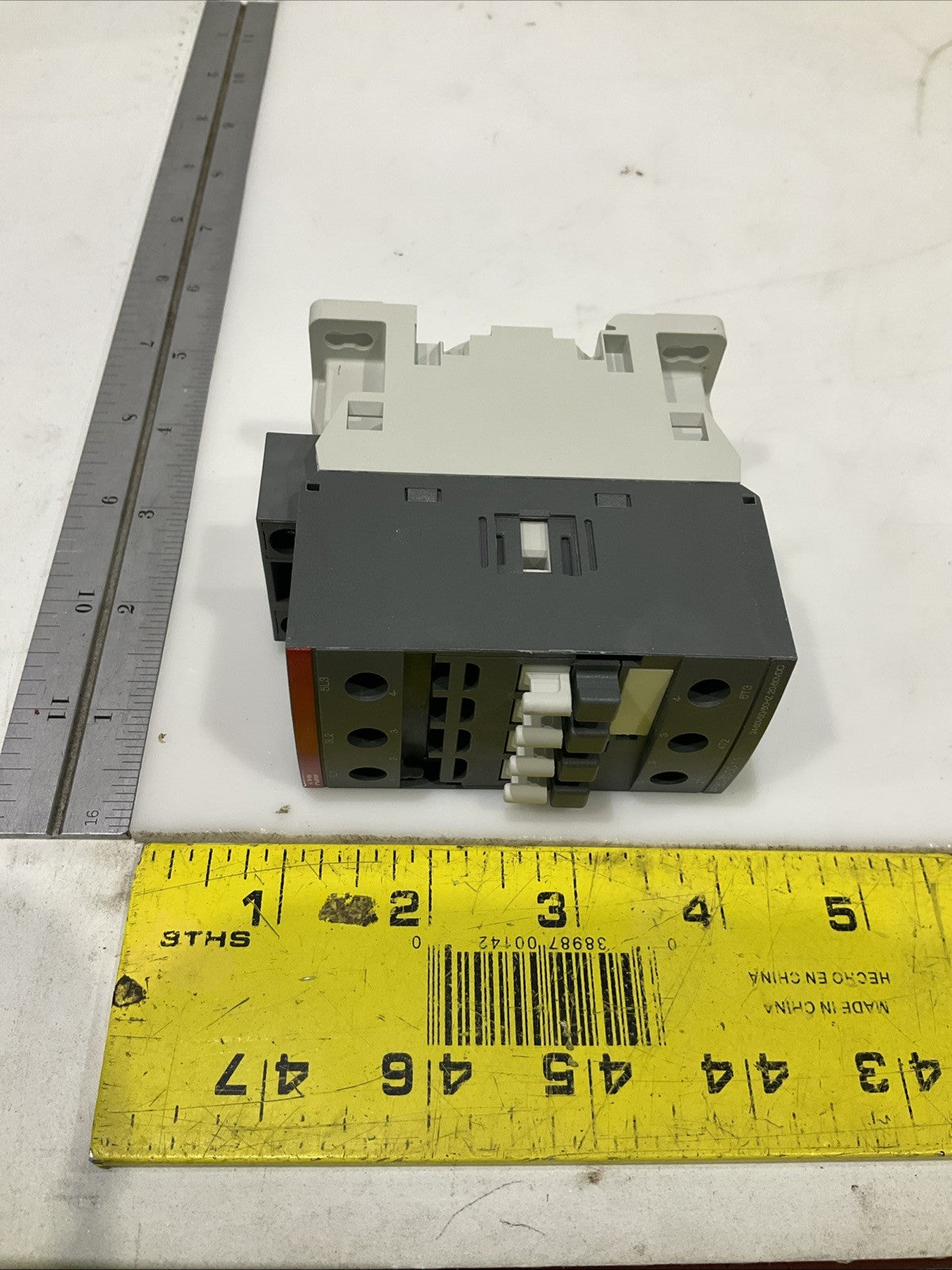 ABB  AF30-30-00-1100  1SBL277001R1100  CONTACTOR  COIL24 60VAC/DC  Q9W
