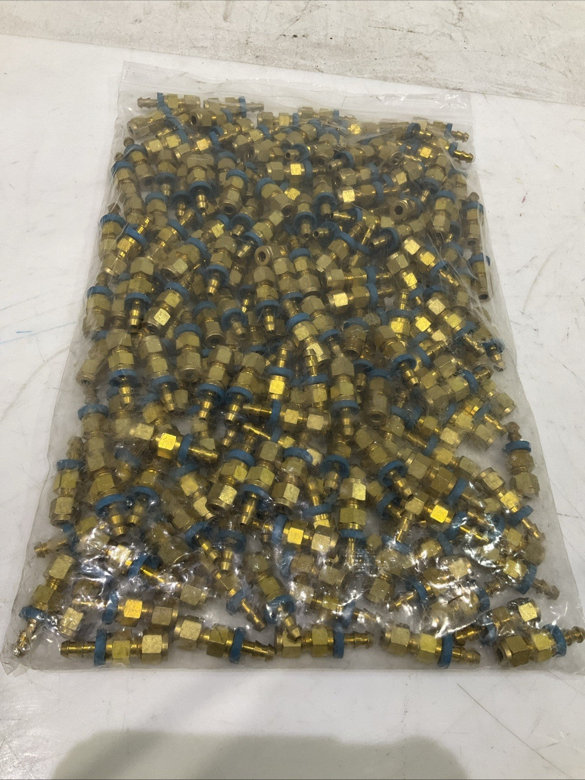 SWAGELOK B-PB6-PM4  PUSH ON HOSE FITTING LOT OF 220   R5T