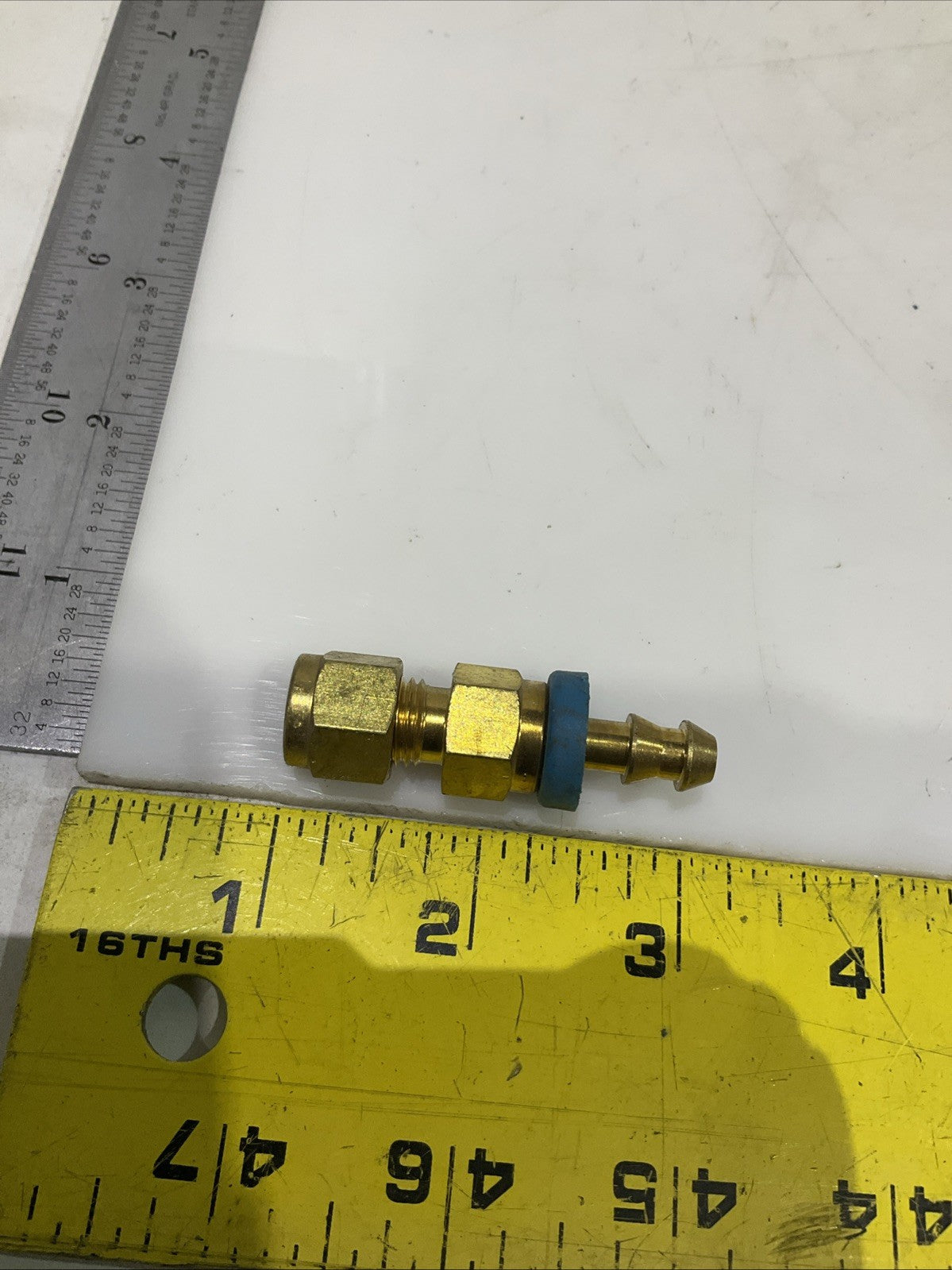 SWAGELOK B-PB6-PM4  PUSH ON HOSE FITTING LOT OF 220   R5T