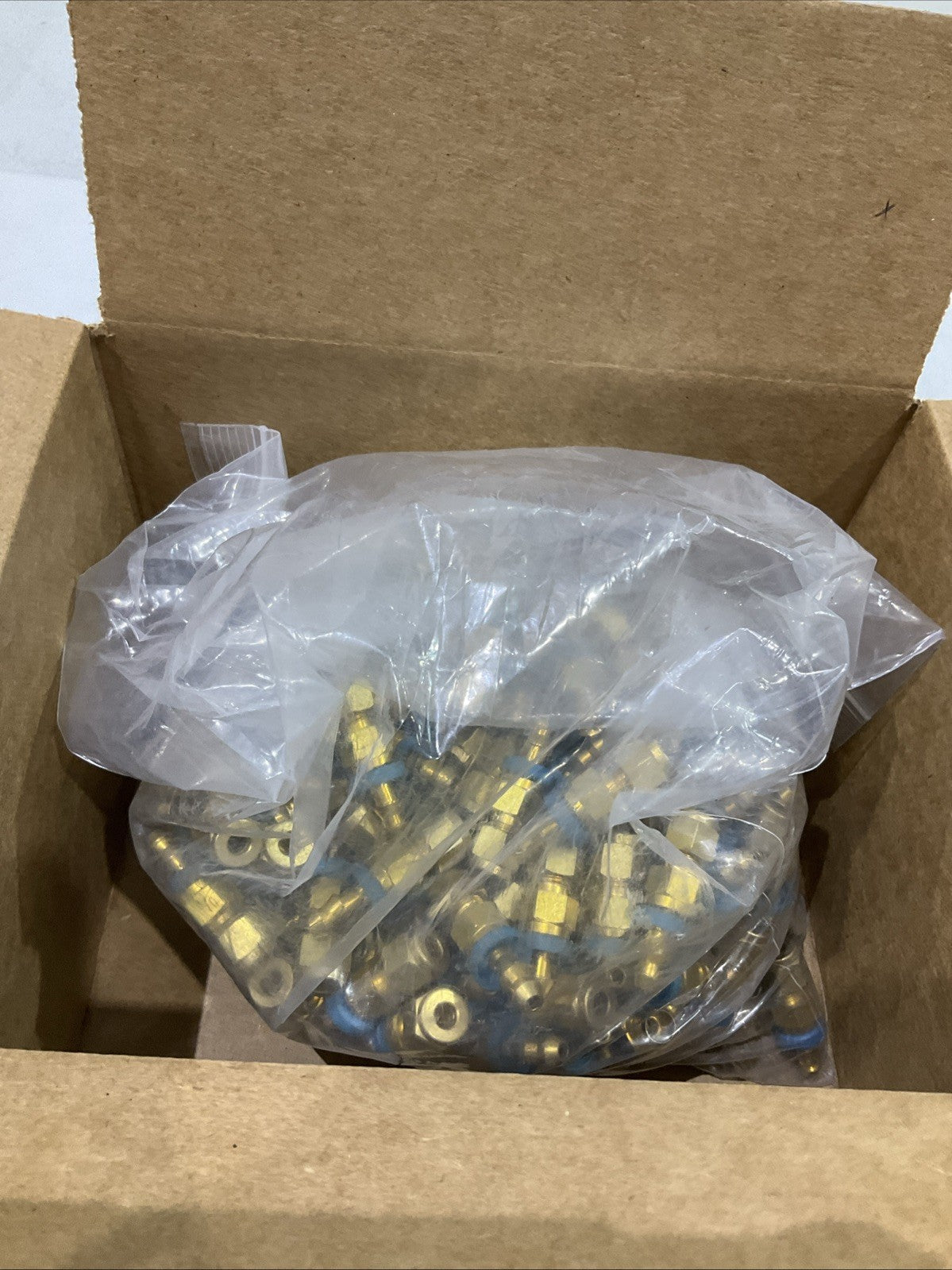 SWAGELOK B-PB6-PM4  PUSH ON HOSE FITTING LOT OF 220   R5T