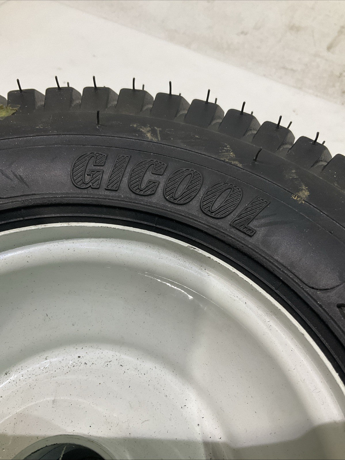 GICOOL  13X5.00-6  FLAT  FREE RID TIRED  R5T