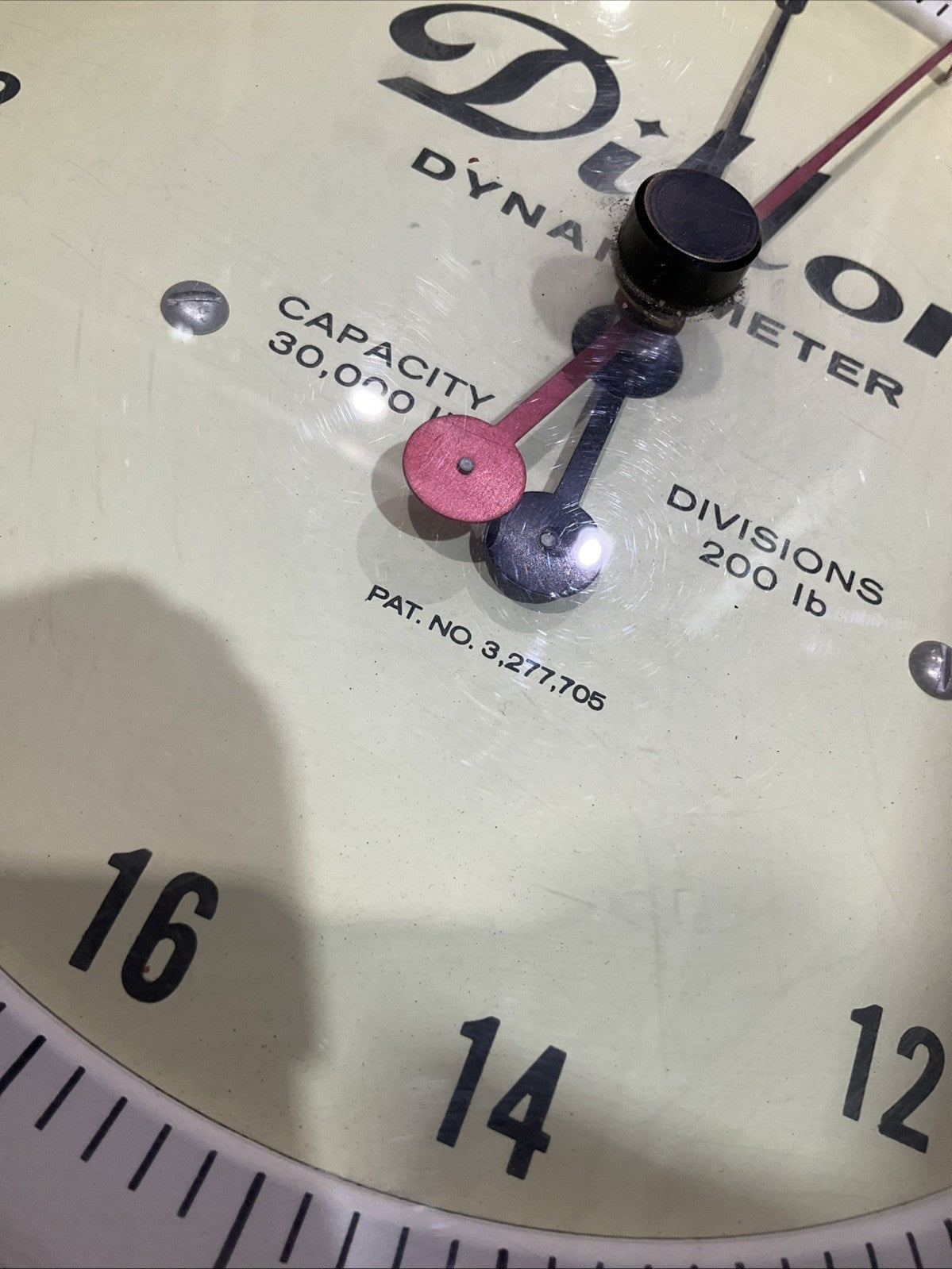 DILLON-DYNAMOMETER  3.277.705.  CAPACITY  30,000LB. DIVISIONS 200LB  R5T