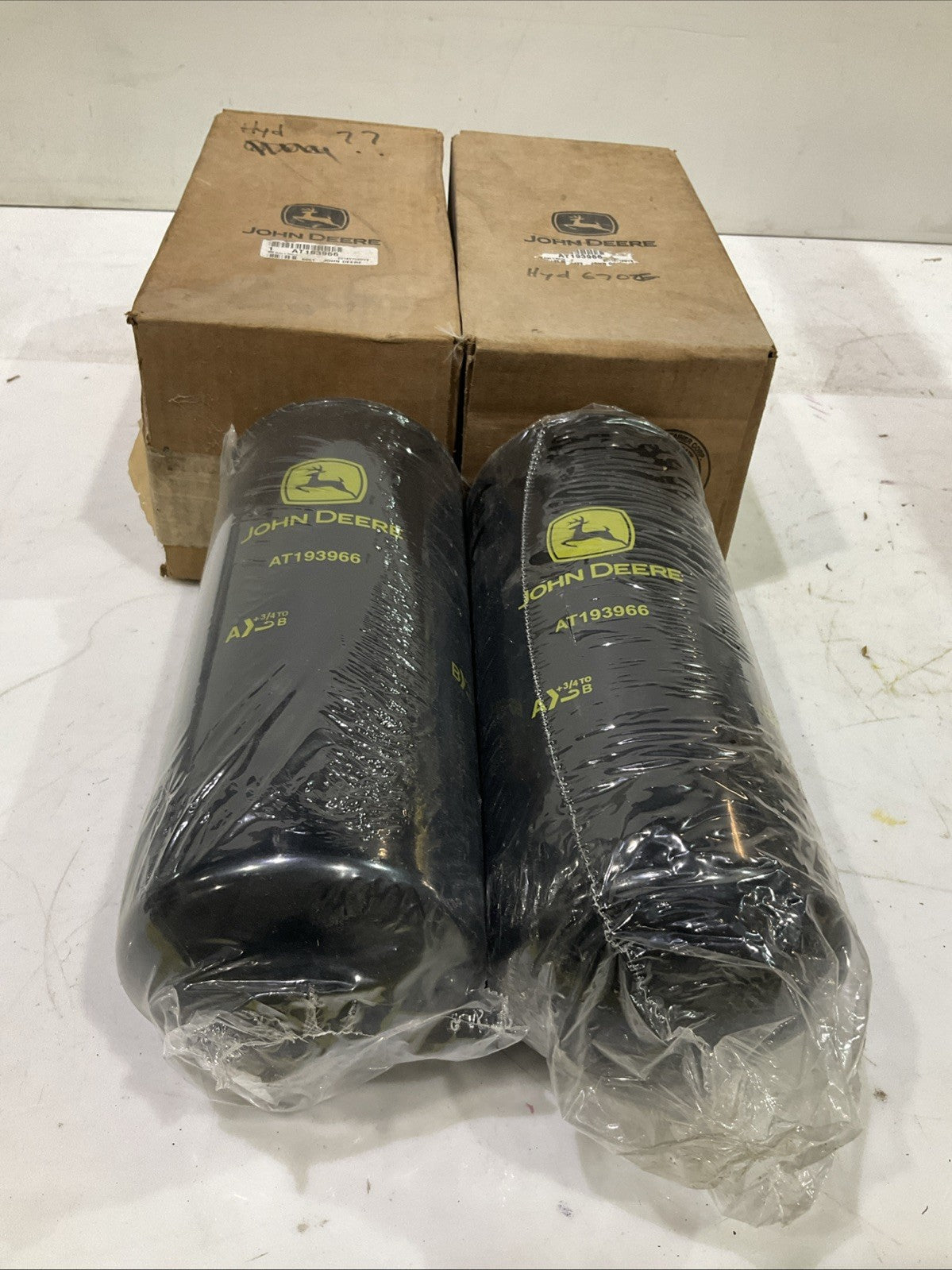 JOHN DEERE   AT193966  HYDRAULIC OIL  FILTER  LOT OF 2  Q9W