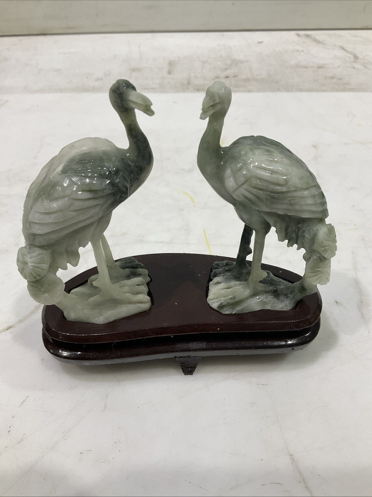 UNBRANDED 1009801 HAND-CARVED STONE BIRDS FIGURED CRANES CARVED WOODEN STAND Q9W
