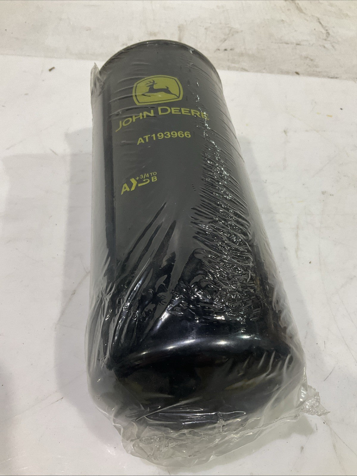 JOHN DEERE   AT193966  HYDRAULIC OIL  FILTER  LOT OF 2  Q9W