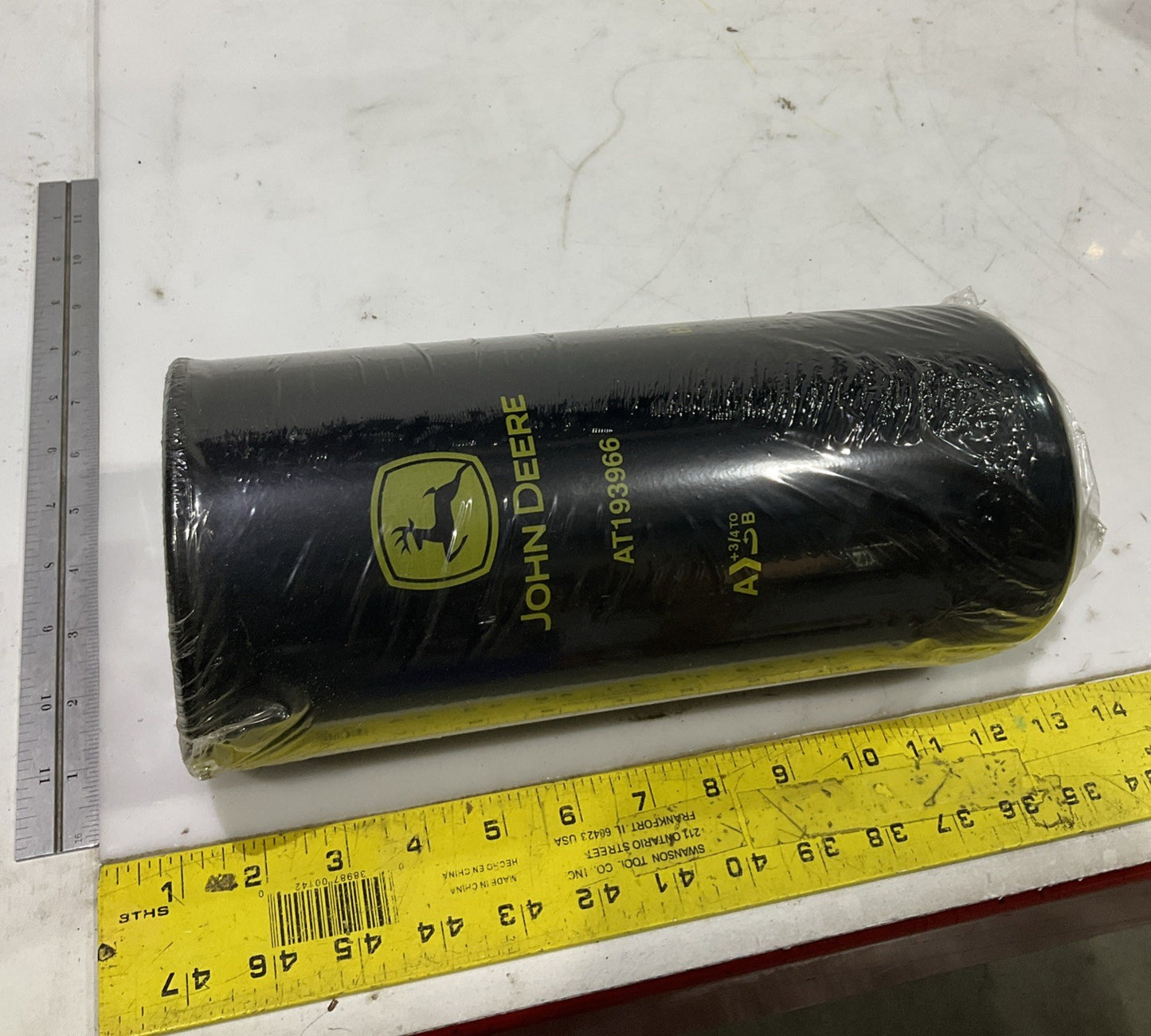 JOHN DEERE   AT193966  HYDRAULIC OIL  FILTER  LOT OF 2  Q9W