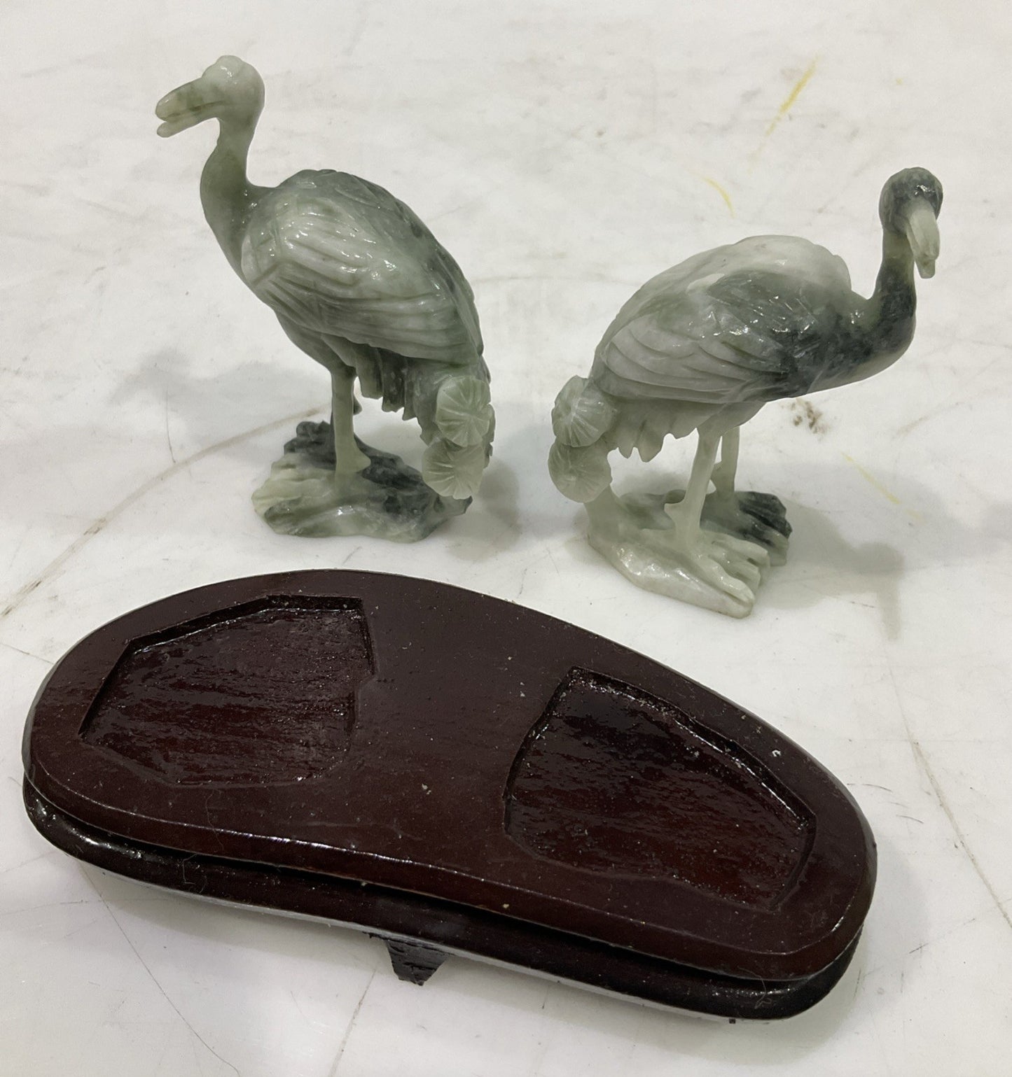 UNBRANDED 1009801 HAND-CARVED STONE BIRDS FIGURED CRANES CARVED WOODEN STAND Q9W