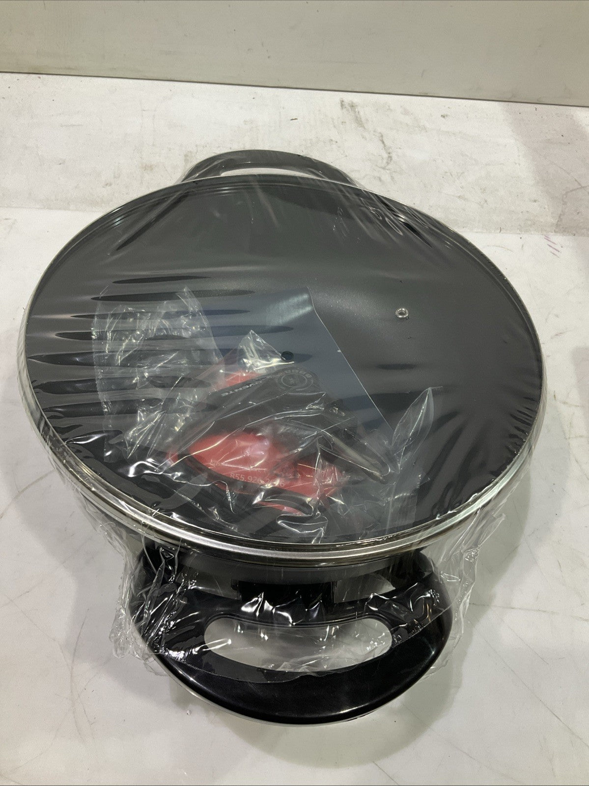 OVENTE  SK3113B  4.5-LITER  ELECTRIC  WORK  WITH NON-STICK  COATING SKILLET  Q9W