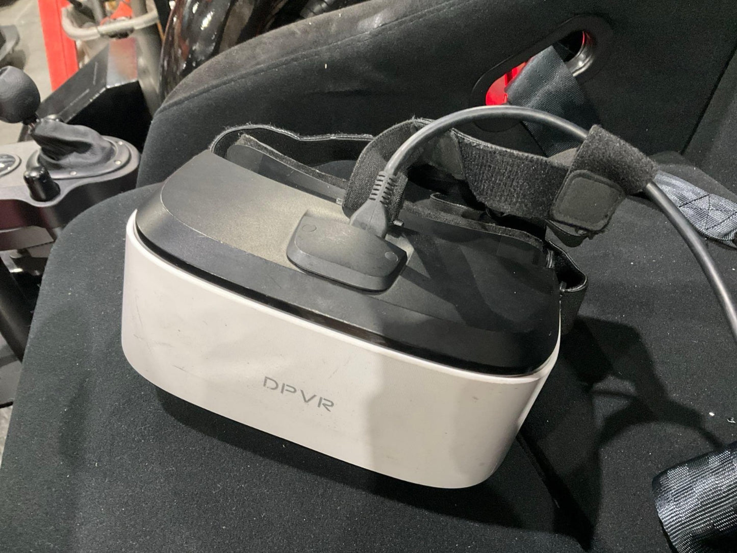 VIRTUAL REALITY VR RACING CAR SIMULATOR WITH BILL ACCEPTOR