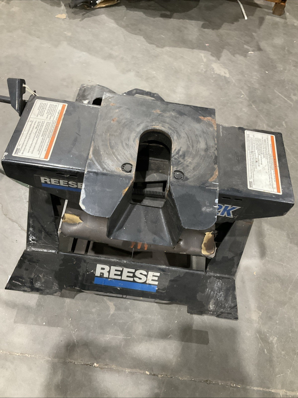 REESE  30033  FIFTH WHEEL  WITH  TRAILER HITCH  RECEIVER  22,000LB  CAPACITY