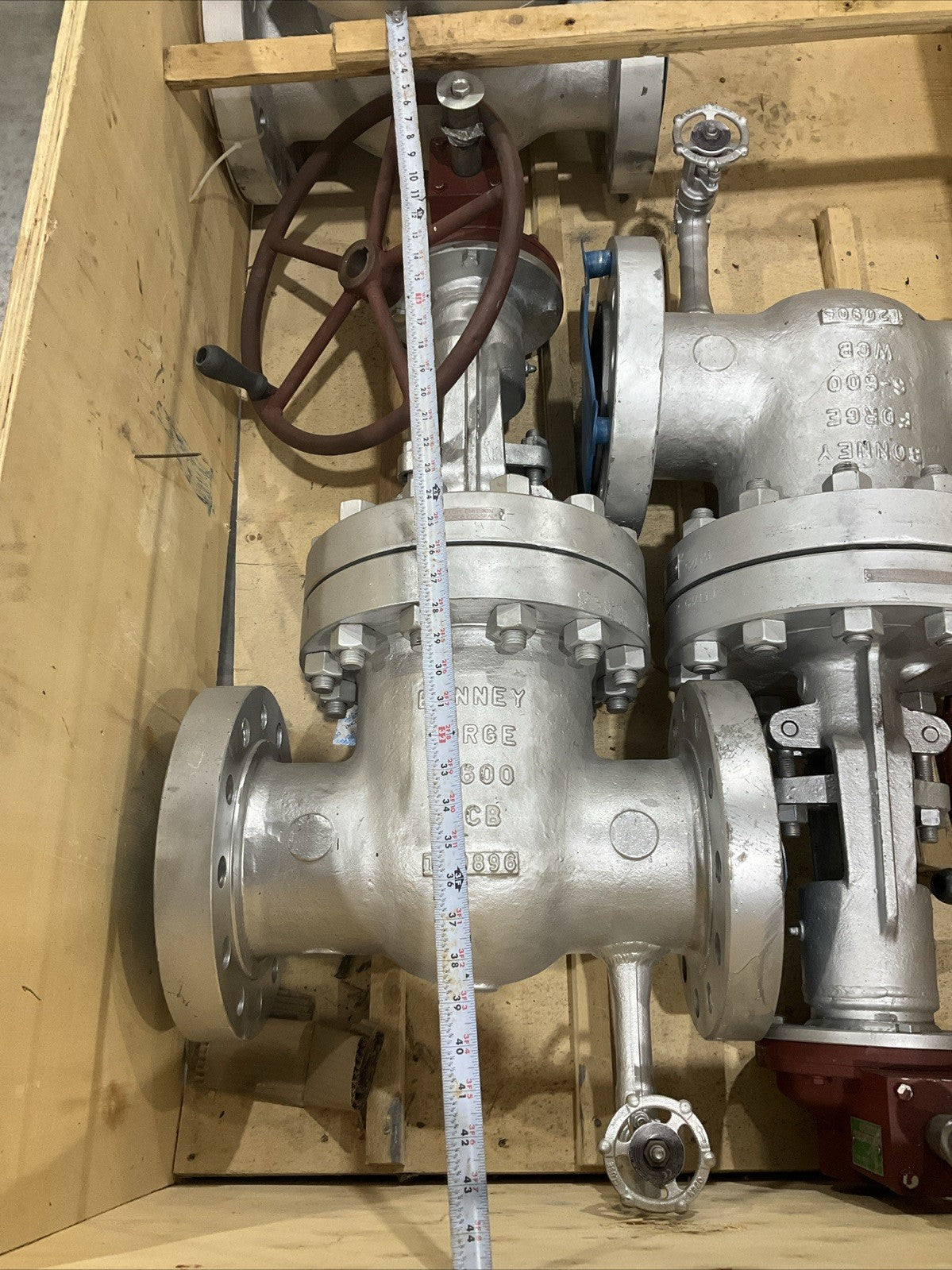 BONNEY FORGE 6" 600LB GATE VALVE RF CS  WCB