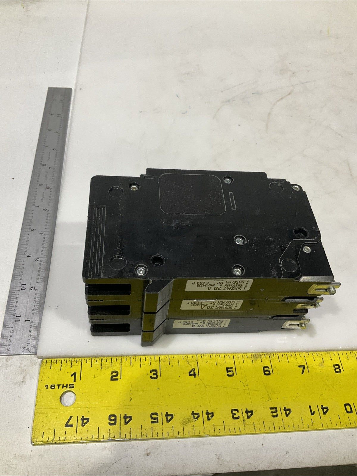 SQUARED D   EDB34020  20A  3POLE  CIRCUIT BREAKER  480Y/ 277V 50/60HZ   H5P