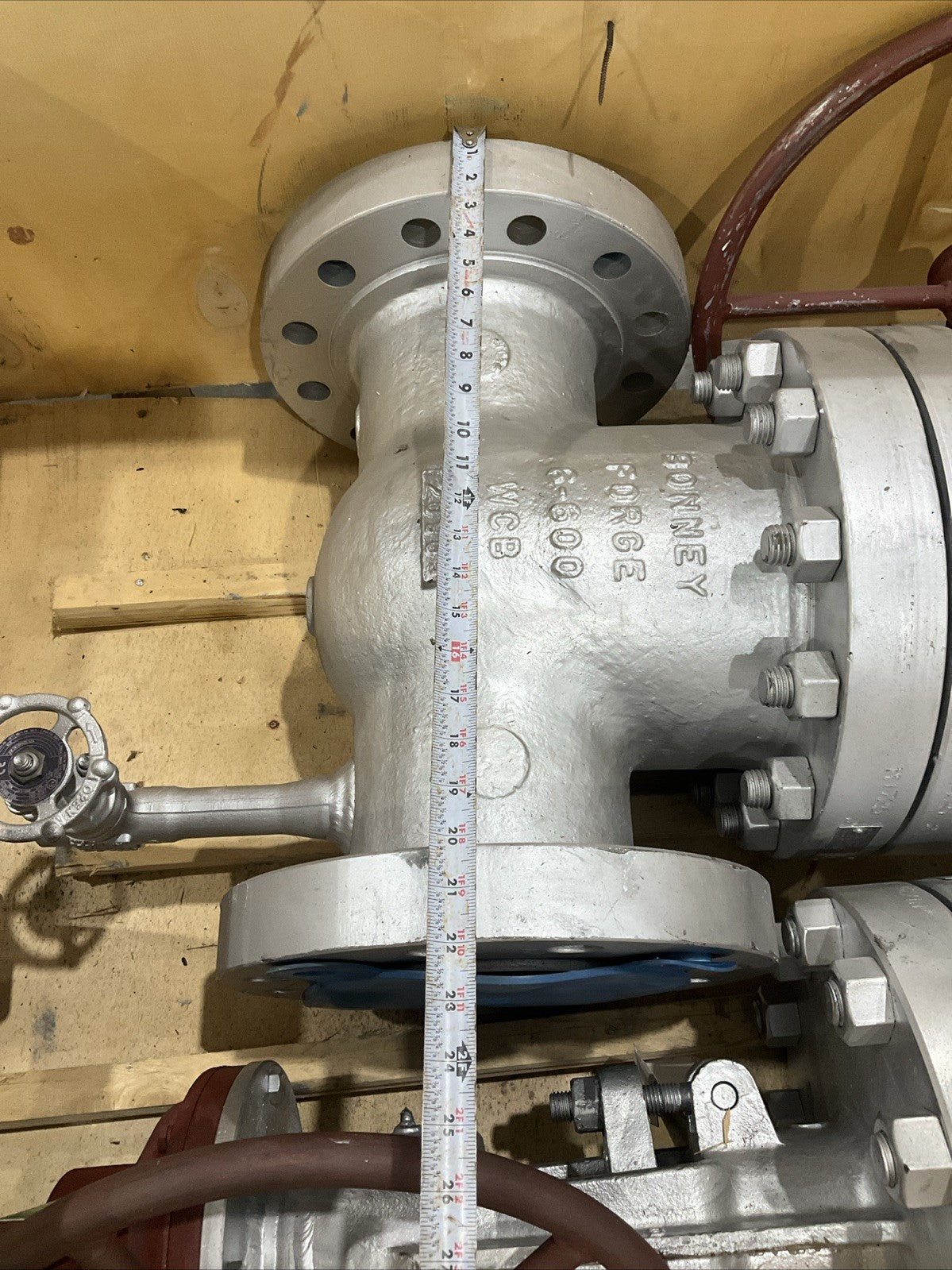 BONNEY FORGE 6" 600LB GATE VALVE RF CS WCB
