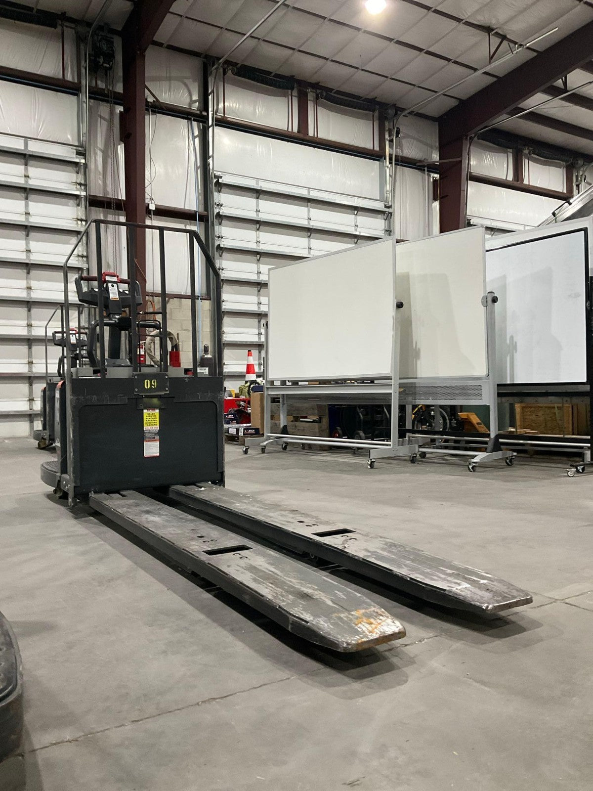 2024 Linde Electric Pallet Jack Model EWR40, 8,000 lb Cap.