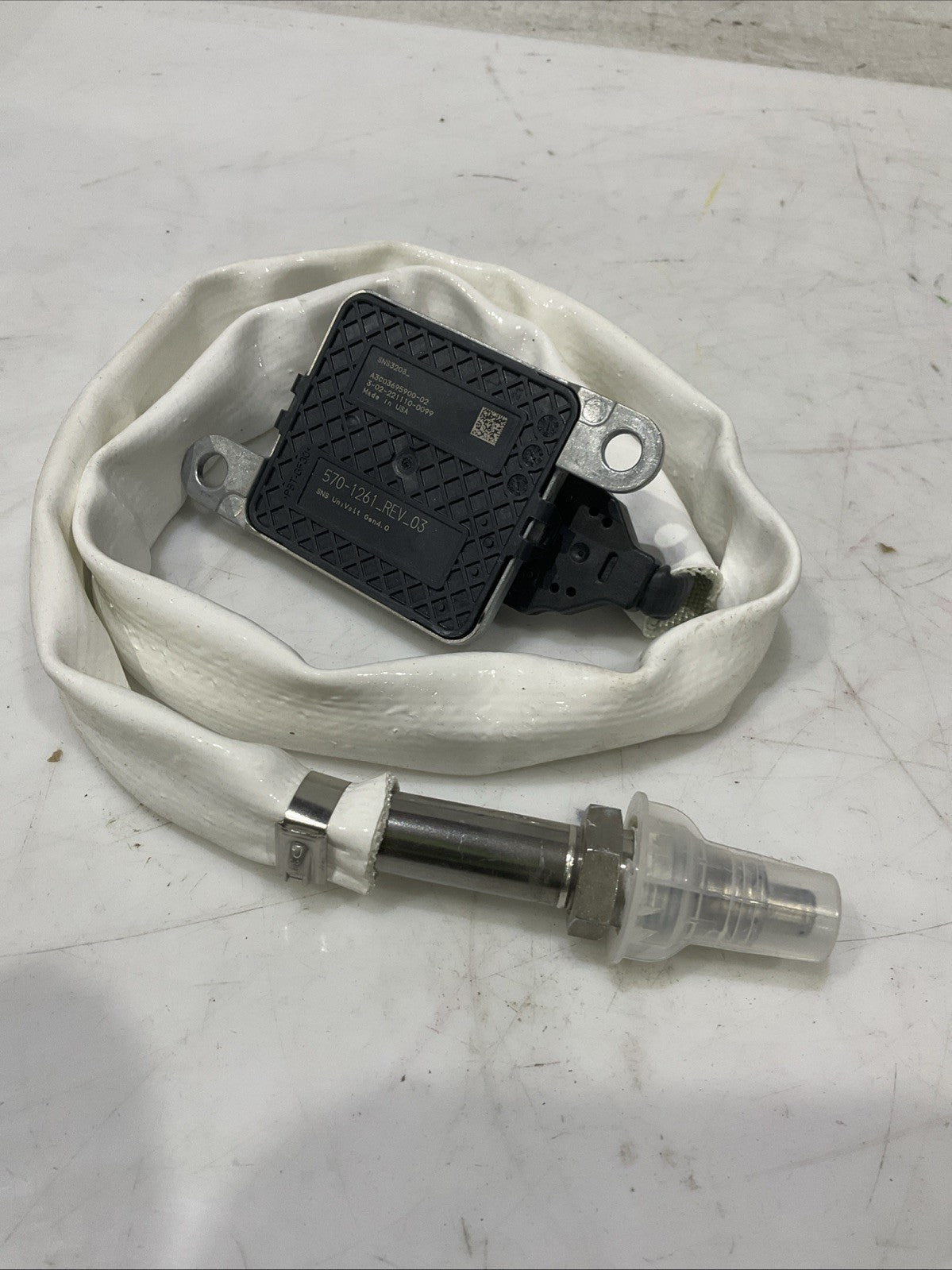 CAT-CATERPILLAR  584-9675    24 VOLT  NITROGEN  OXIDE EXHAUST SENSOR  J5A7