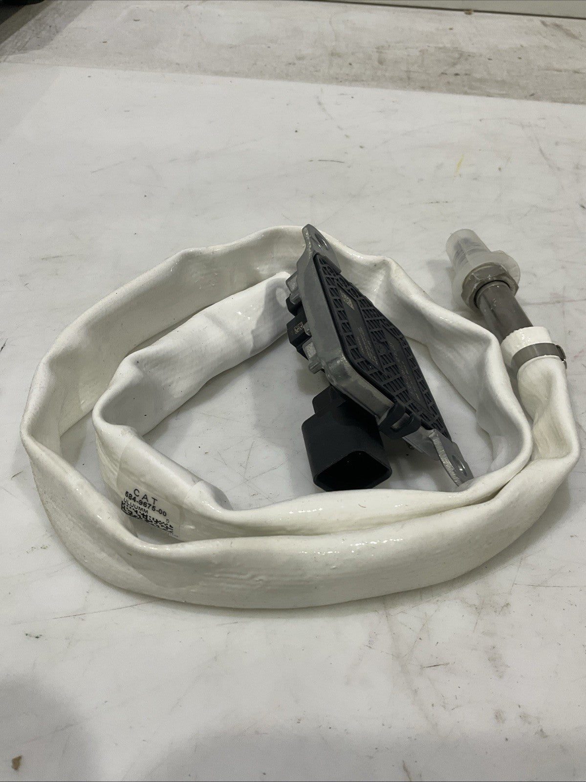 CAT-CATERPILLAR  584-9675    24 VOLT  NITROGEN  OXIDE EXHAUST SENSOR  J5A7