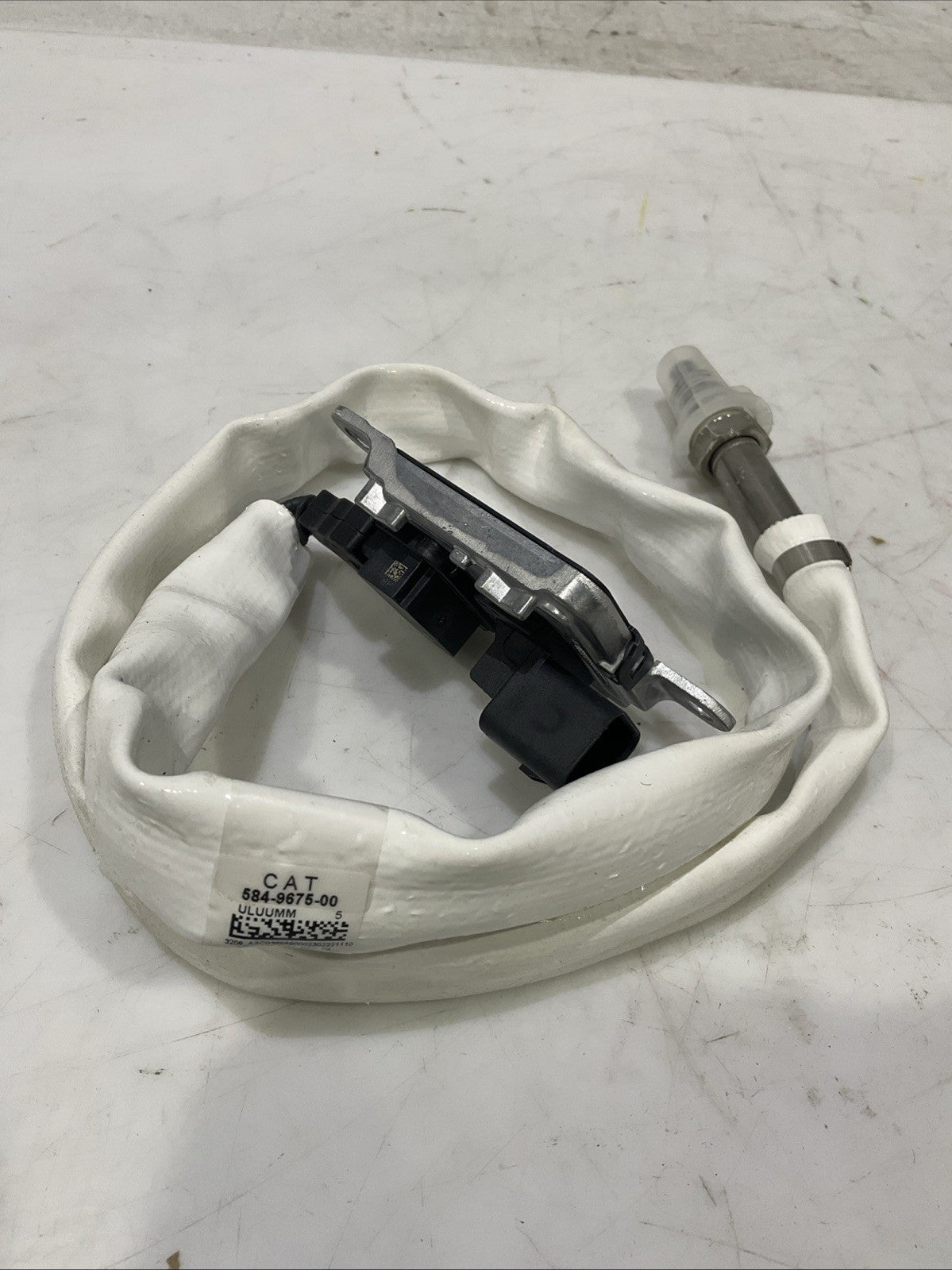 CAT-CATERPILLAR  584-9675    24 VOLT  NITROGEN  OXIDE EXHAUST SENSOR  J5A7