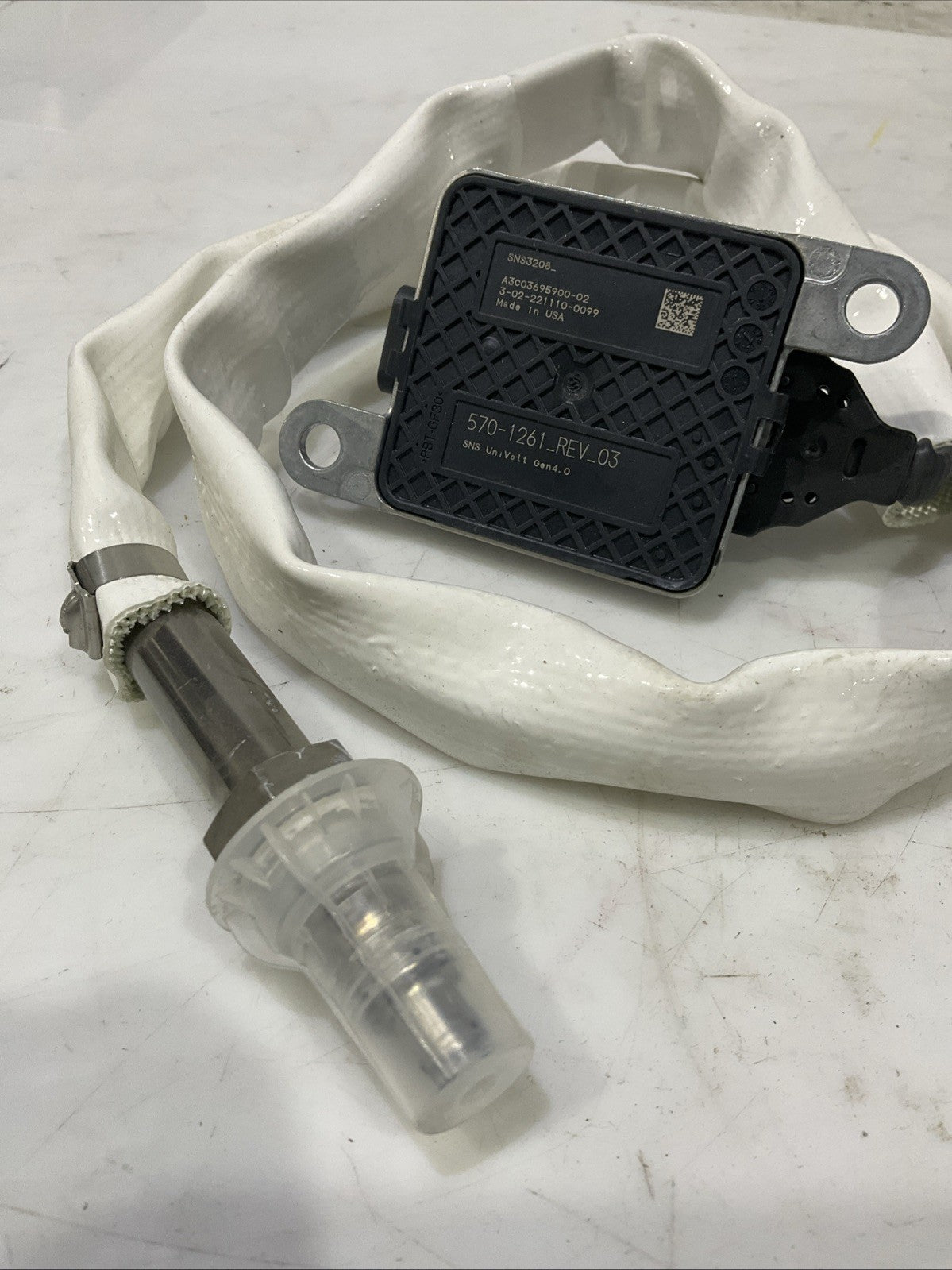 CAT-CATERPILLAR  584-9675    24 VOLT  NITROGEN  OXIDE EXHAUST SENSOR  J5A7