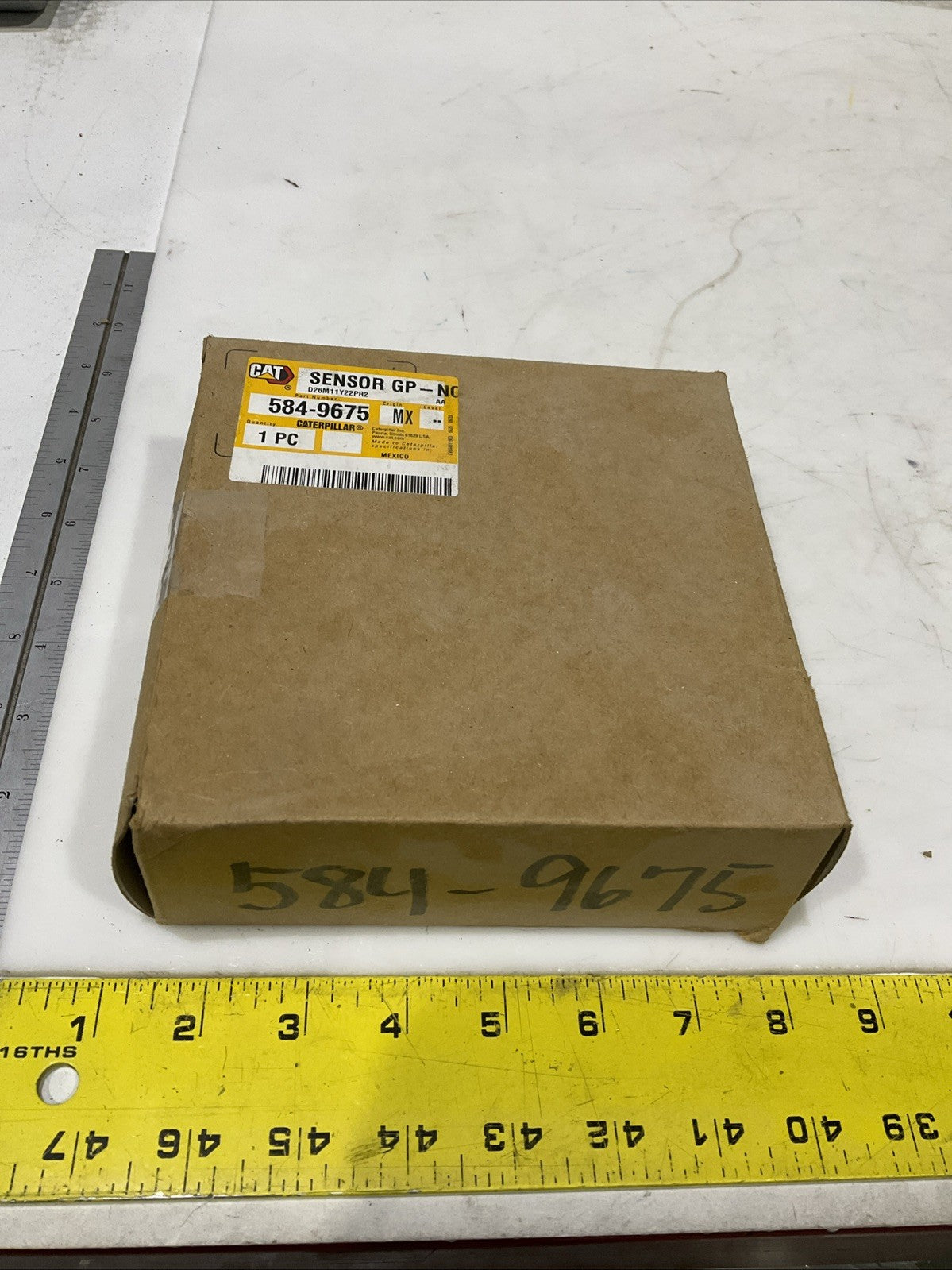 CAT-CATERPILLAR  584-9675    24 VOLT  NITROGEN  OXIDE EXHAUST SENSOR  J5A7