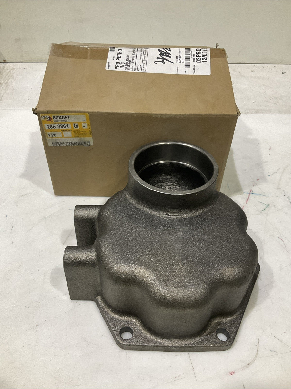 CAT  285-9361  ENGINE OIL COOLER  INLET BONNET  J5A7