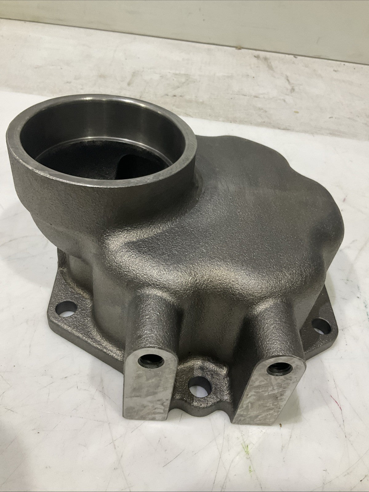 CAT  285-9361  ENGINE OIL COOLER  INLET BONNET  J5A7